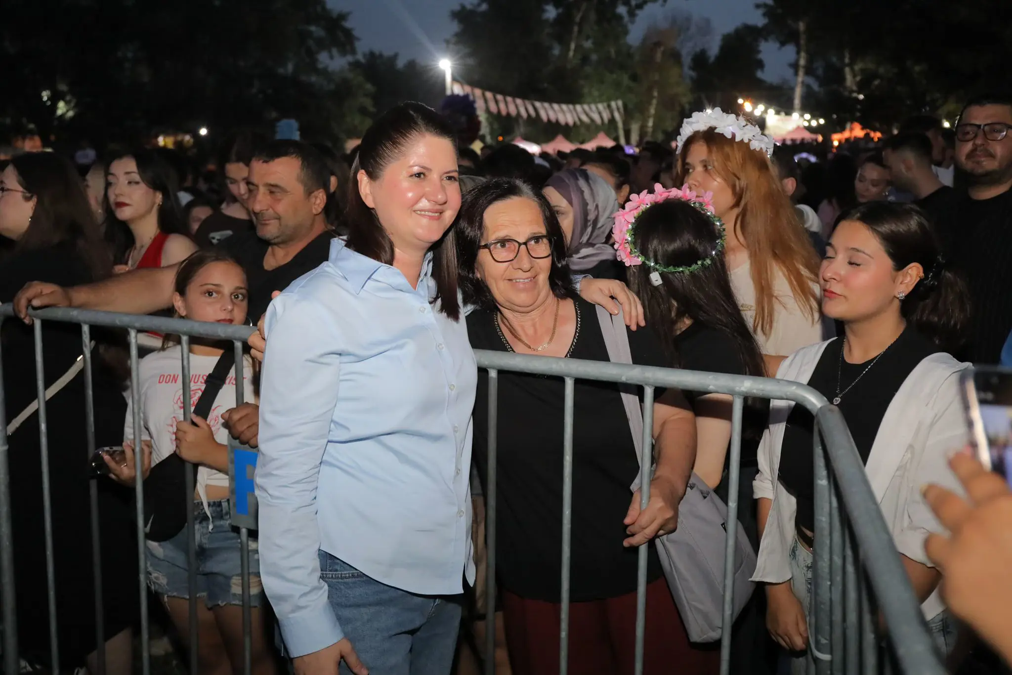 665. KIRKPINAR YAĞLI GÜREŞLERİ FESTİVALİ’NDE EMİR CAN İĞREK VE RİTİM GRUPLARI RÜZGARI ESTİ galeri görseli